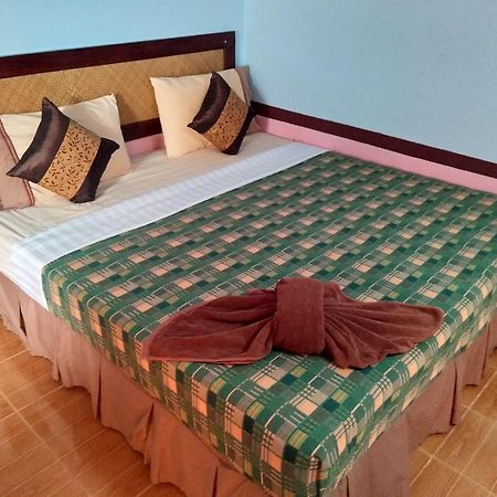 Phi Phi Coralbay Hotel Buitenkant foto