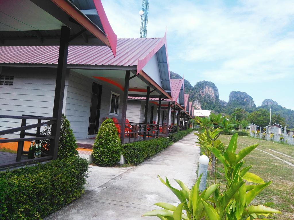 Phi Phi Coralbay Hotel Buitenkant foto