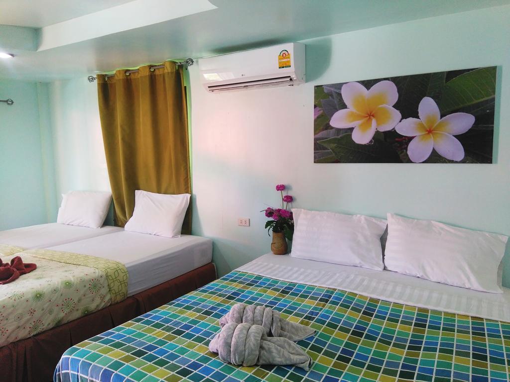 Phi Phi Coralbay Hotel Buitenkant foto