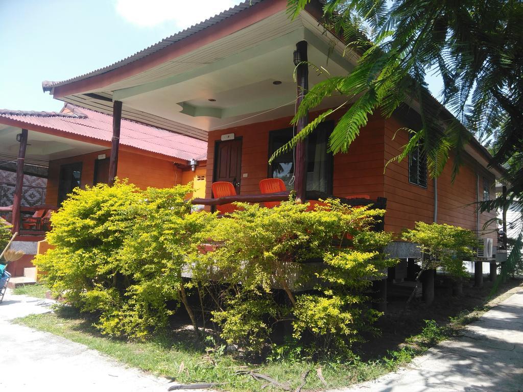 Phi Phi Coralbay Hotel Buitenkant foto