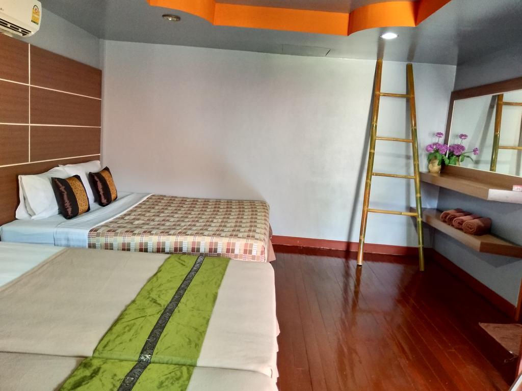 Phi Phi Coralbay Hotel Buitenkant foto