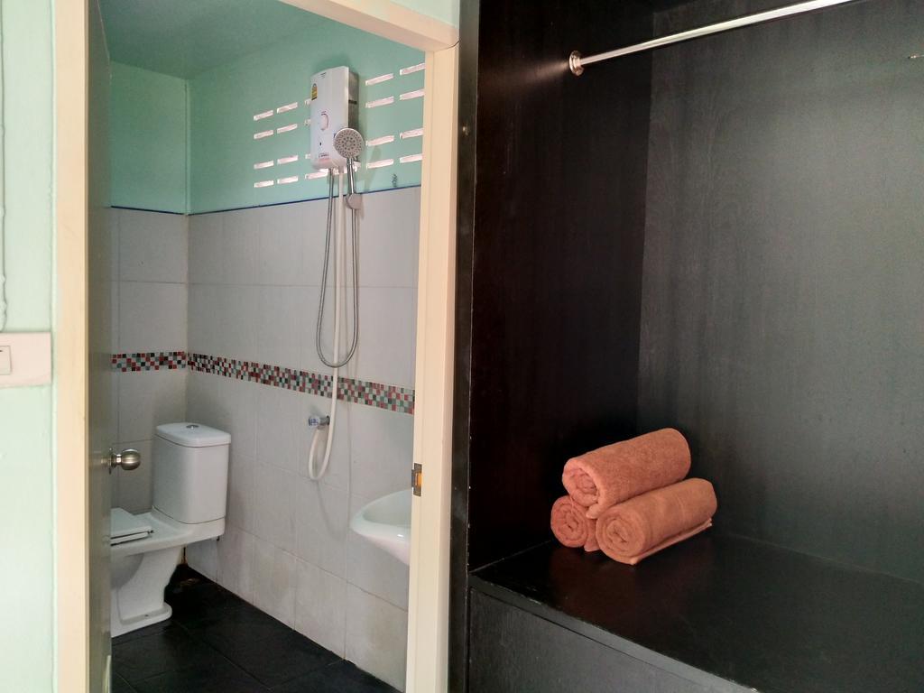 Phi Phi Coralbay Hotel Buitenkant foto