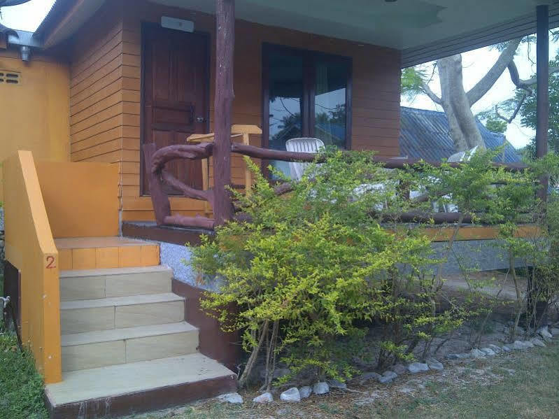Phi Phi Coralbay Hotel Buitenkant foto